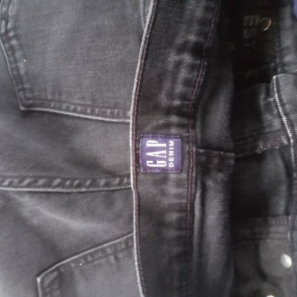 *Gap denim shorts size 28 ( box AT ) - Picture 3 of 5